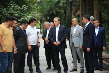 Niyazi Bayramov şəhərin bir sıra park və istirahət məkanlarına baxış keçirib