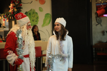 Niyazi Bayramov uşaq evinin sakinlərini bayram münasibətilə təbrik edib