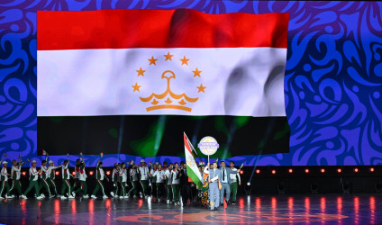 İlham Əliyev və birinci xanım Mehriban Əliyeva Gəncədə keçirilən III MDB Oyunlarının təntənəli açılış mərasimini izləyiblər