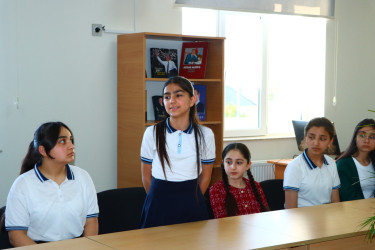 Milli Məclisin deputatı Müşfiq Cəfərov Uşaq Səfirlər Məclisinin Gəncə şəhəri üzrə fəalları ilə görüşüb