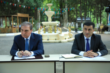 Gəncə Şəhər İcra Hakimiyyətinin başçısı Niyazi Bayramov növbəti dəfə sakinlərlə səyyar görüş keçirib