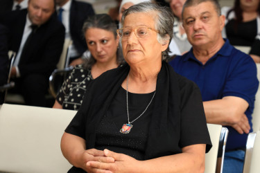 Niyazi Bayramov sakinlərin müraciətlərini dinləyib