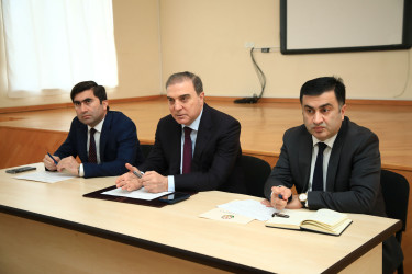 Niyazi Bayramov sakinlərin müraciətlərini dinləyib