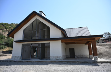 Prezident İlham Əliyev və birinci xanım Mehriban Əliyeva “Hacıkənd” İstirahət Kompleksinin tikintisi ilə tanış olublar