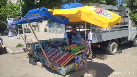 Şəhərdə qanunsuz küçə ticarətilə məşğul olanlara qarşı monitorinqlər davam edir