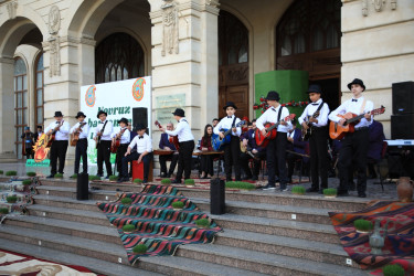 Gəncədə İlaxır çərşənbə və Novruz bayramı qeyd olunub