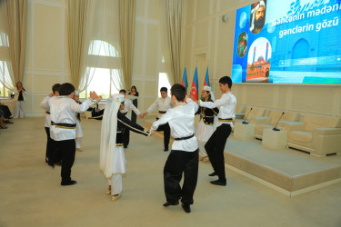 Gəncədə “Konstitusiya və Suverenlik İli” çərçivəsində “Gəncənin mədəni irsi gənclərin gözü ilə” tədbiri keçirilib