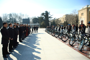 Gəncədə fəaliyyət göstərən iki ali təhsil müəssisəsinə velosipedlər hədiyyə olunub