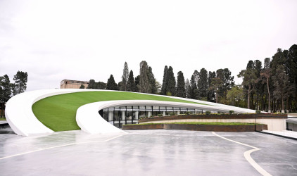 İlham Əliyev Gəncə Memorial Kompleksinin açılışında iştirak edib