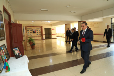 Niyazi Bayramov 31 nömrəli tam orta məktəbdə sakinlərlə görüşüb