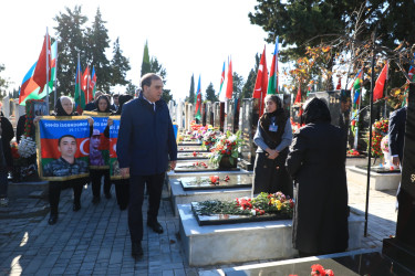 8 Noyabr - Zəfər Günü ilə əlaqədar olaraq Gəncənin Şəhidlər xiyabanı ziyarət edilib