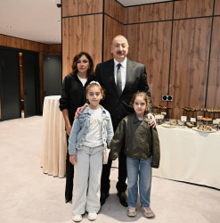 İlham Əliyev və birinci xanım Mehriban Əliyeva Gəncədə keçirilən III MDB Oyunlarının təntənəli açılış mərasimini izləyiblər