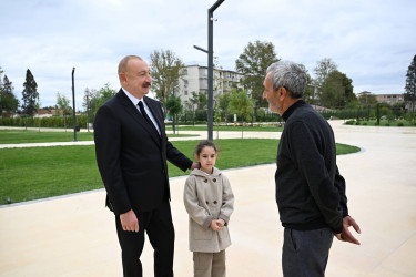 İlham Əliyev Gəncə Memorial Kompleksinin açılışında iştirak edib