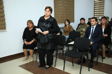 Niyazi Bayramov 26 nömrəli məktəb-lisey kompleksində sakinlərlə görüşüb