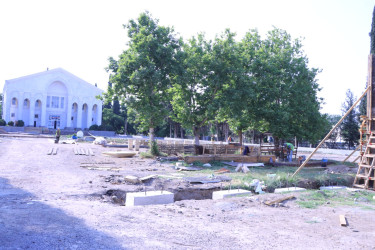 Niyazi Bayramov növbəti dəfə şəhərdə aparılan təmir-tikinti işlərinin gedişatı ilə yerində tanış olub