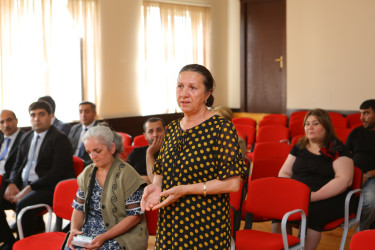 Niyazi Bayramov 1 nömrəli tam orta məktəbdə sakinlərlə səyyar görüş keçirib