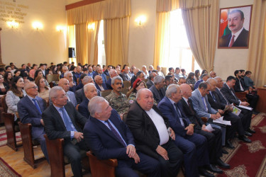 Gəncədə “Ulu Öndər Heydər Əliyev müasir Azərbaycan Respublikasının, Konstitusiyasının və suverenliyinin banisidir” mövzusunda konfrans keçirilib