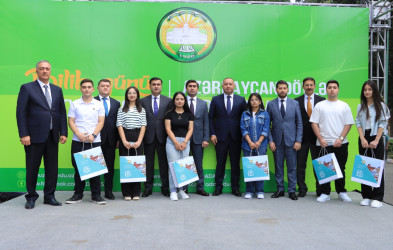 Gəncədə fəaliyyət göstərən universitetlərdə “Bilik günü” keçirilib