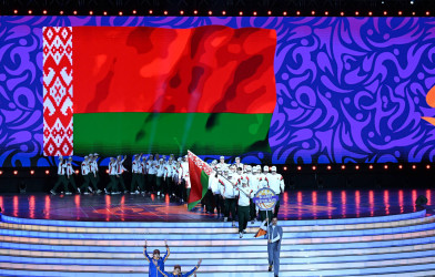 İlham Əliyev və birinci xanım Mehriban Əliyeva Gəncədə keçirilən III MDB Oyunlarının təntənəli açılış mərasimini izləyiblər