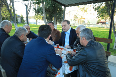 Niyazi Bayramov Nizami parkına baxış keçirib, sakinlərlə səmimi söhbət edib