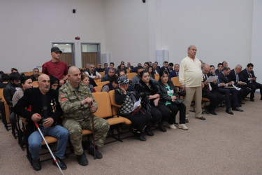 Niyazi Bayramov vətəndaşlarla daha bir səyyar görüş keçirib