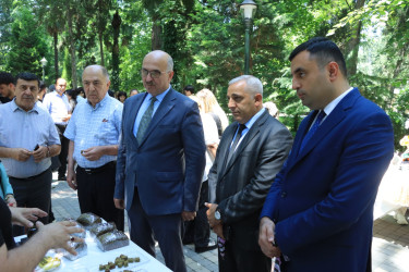 Gəncədə "Şəhid və Müharibə Veteranlarının Qadın Ailə Üzvləri üçün Sahibkarlıq Kursları" layihəsinin yekun sərgisi keçirilib