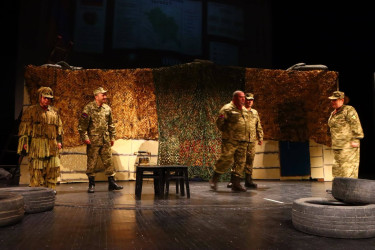 Gəncədə 26 İyun – Silahlı Qüvvələr Günü münasibətilə “Gülüstan” tamaşası nümayiş olunub