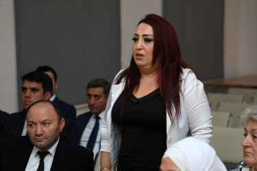 Niyazi Bayramov sakinlərin müraciətlərini dinləyib