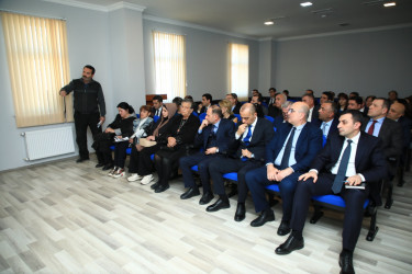 Niyazi Bayramov Gəncə Peşə Hazırlığı Mərkəzində vətəndaşlarla görüşüb