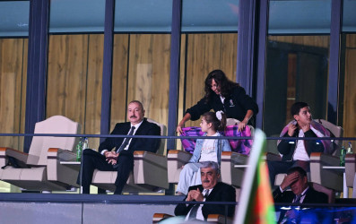 İlham Əliyev və birinci xanım Mehriban Əliyeva Gəncədə keçirilən III MDB Oyunlarının təntənəli açılış mərasimini izləyiblər