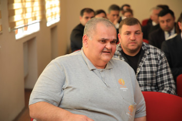 Niyazi Bayramov 30 nömrəli tam orta məktəbdə vətəndaş qəbulu keçirib