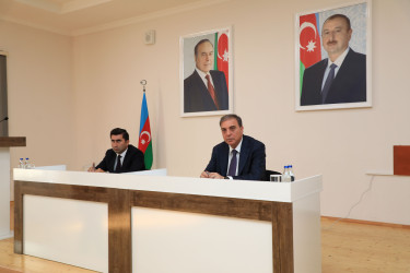 Niyazi Bayramov sakinlərin müraciətlərini dinləyib