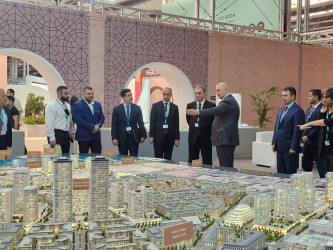 Niyazi Bayramov "Urban Expo" sərgisində Azərbaycan pavilyonu ilə tanış olub