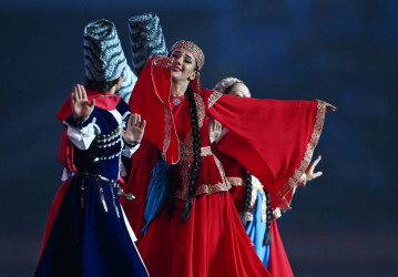 İlham Əliyev və birinci xanım Mehriban Əliyeva Gəncədə keçirilən III MDB Oyunlarının təntənəli açılış mərasimini izləyiblər