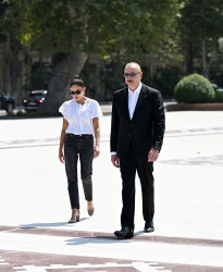 Prezident İlham Əliyev və birinci xanım Mehriban Əliyeva Gəncə şəhərində olublar