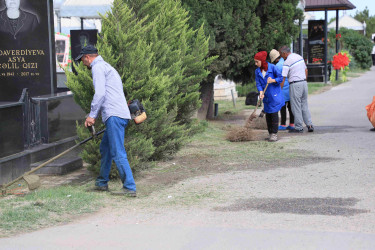 “İmamzadə” qəbirstanlığında iməcilik aksiyası təşkil olunub