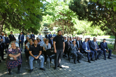 Gəncə Şəhər İcra Hakimiyyətinin başçısı sakinlərlə səyyar görüş keçirib