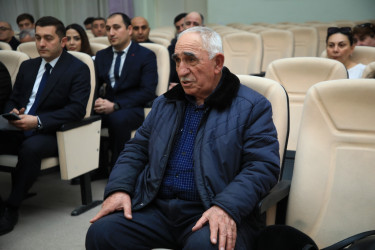 Niyazi Bayramov 18 nömrəli tam orta məktəbdə vətəndaşlarla görüşüb