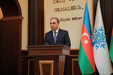Gəncədə Ümummilli Lider Heydər Əliyevin anadan olmasının 103-cü ildönümü ilə bağlı tədbir keçirilib