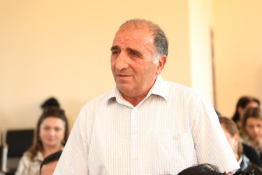 Niyazi Bayramov Gəncə şəhər 25 nömrəli tam orta məktəbdə vətəndaşlarla görüş keçirib