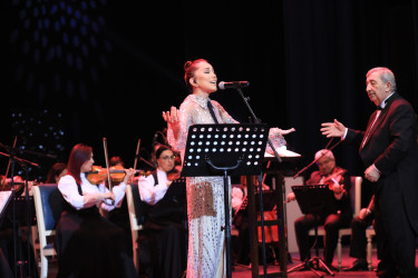 Əməkdar artist Lalə Məmmədova Gəncədə solo konsert proqramı ilə çıxış edib