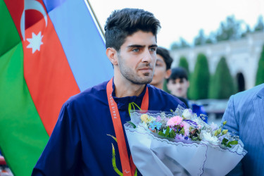 Paris-2024 Paralimpiya Oyunlarında qızıl medal qazanan İmaməddin Xəlilov Gəncədə coşğu ilə qarşılanıb