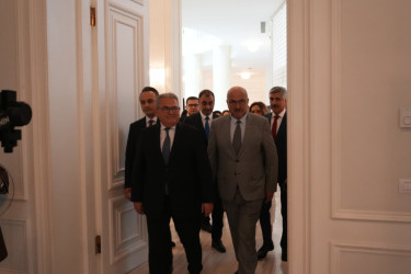 Gəncə şəhər Heydər Əliyev Mərkəzində “Türkiyə ədəbiyyatı” bölməsinin rəsmi açılış mərasimi keçirilib