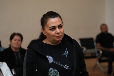 Niyazi Bayramov 8 nömrəli tam orta məktəbdə sakinlərlə görüşüb